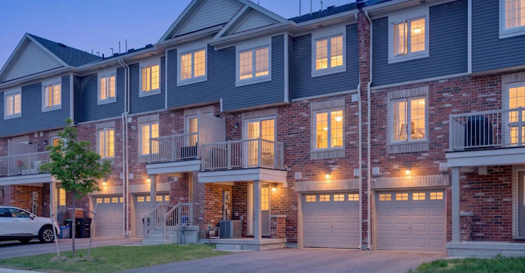 9 Silo Mews, Barrie, ON, L9J 0V4