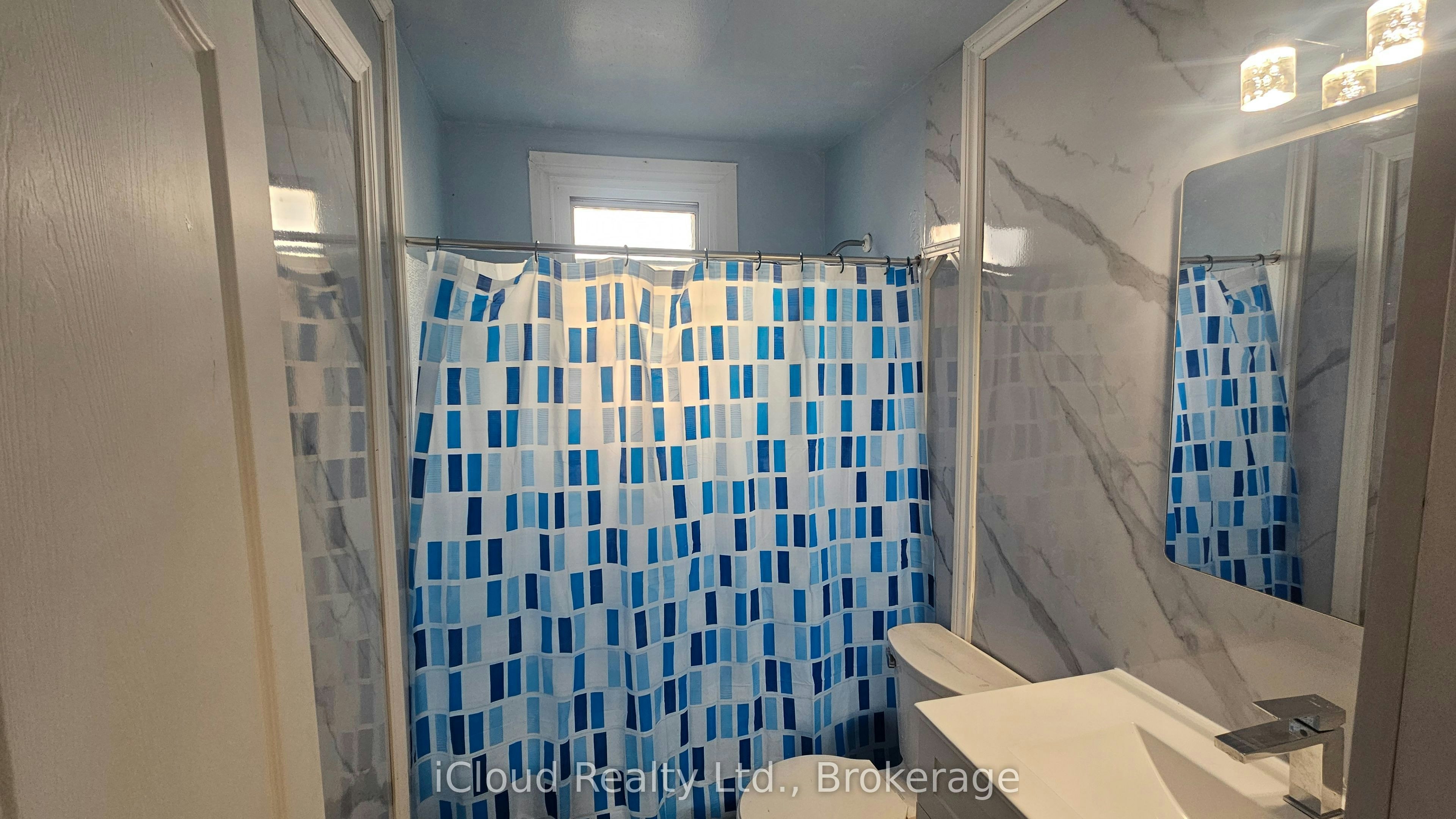 241 John Street, Orillia, ON, L3V 3H8 - 3