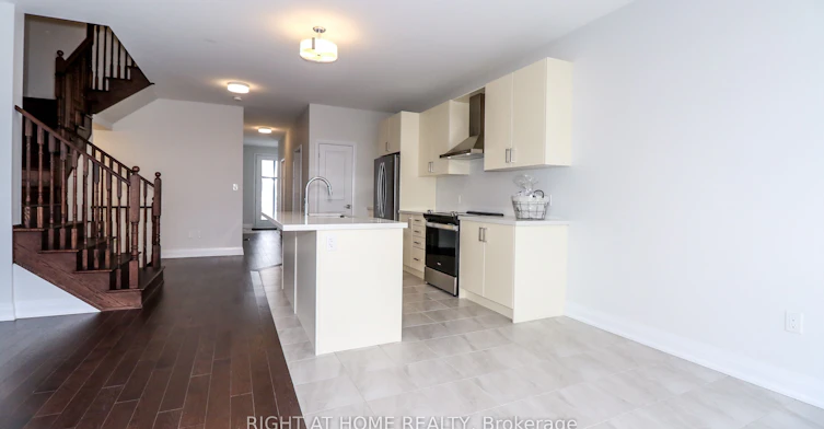 18 Periwinkle Road, Springwater, ON, L9X 2E2 - 18