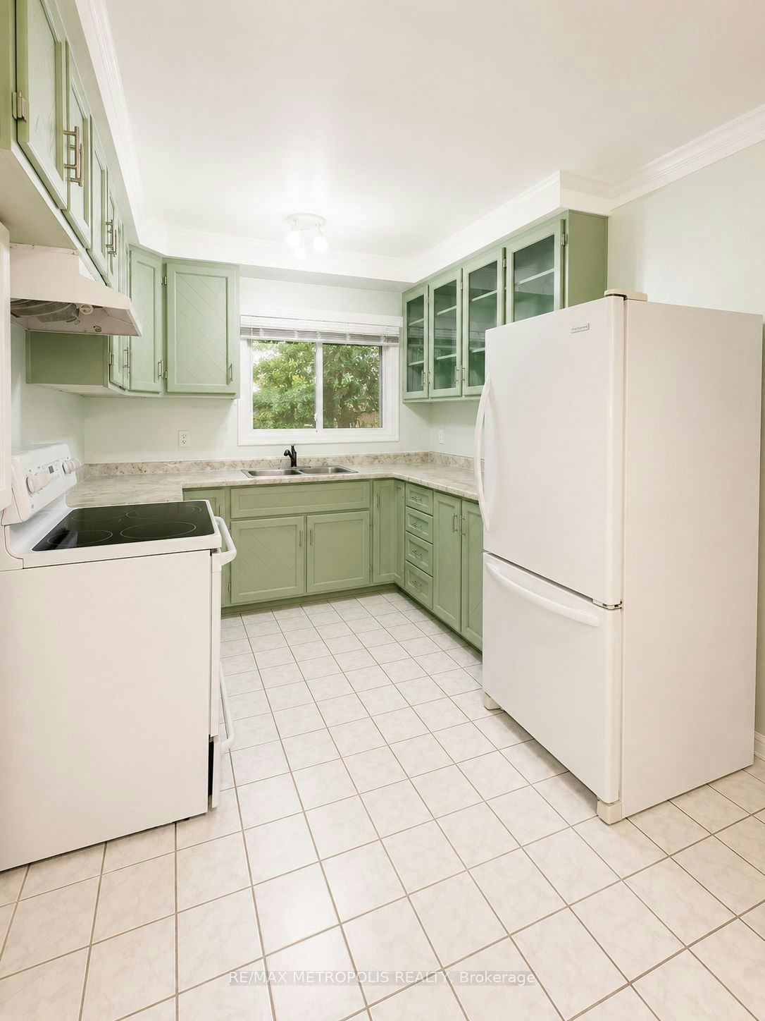 MAIN-266 Napier Street, Barrie, ON, L4M 1X9 - 5