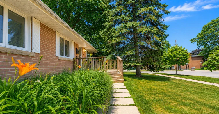 MAIN-266 Napier Street, Barrie, ON, L4M 1X9 - 2