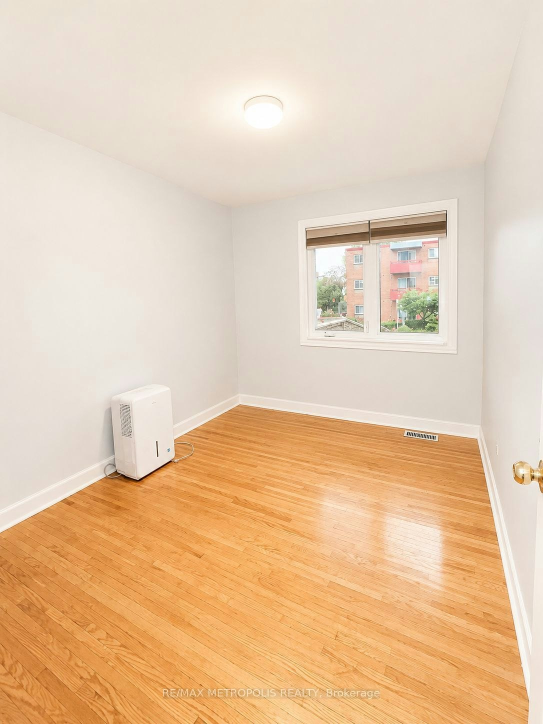 MAIN-266 Napier Street, Barrie, ON, L4M 1X9 - 12