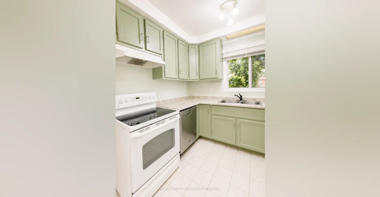 MAIN-266 Napier Street, Barrie, ON, L4M 1X9 - 4