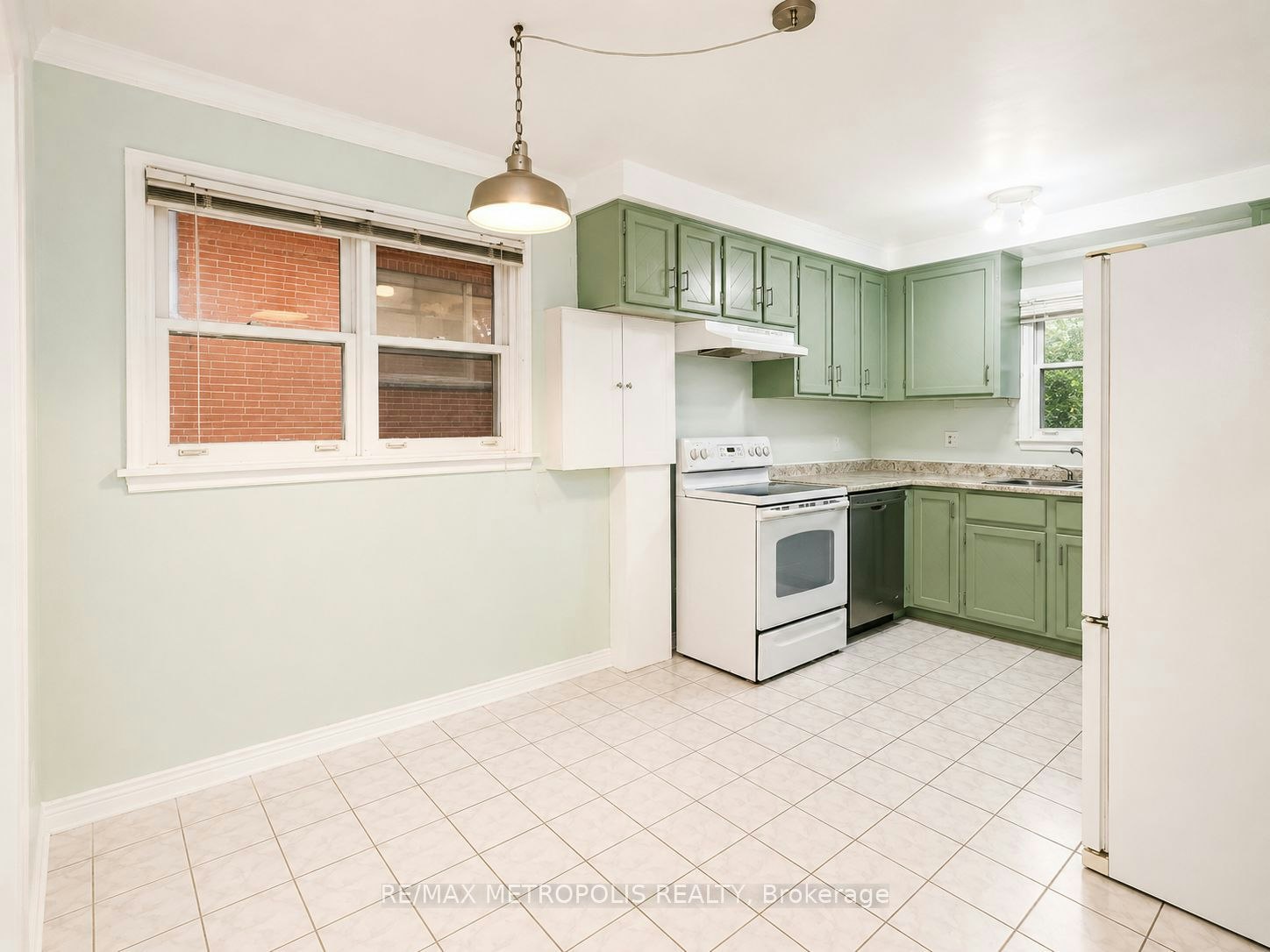 MAIN-266 Napier Street, Barrie, ON, L4M 1X9 - 6