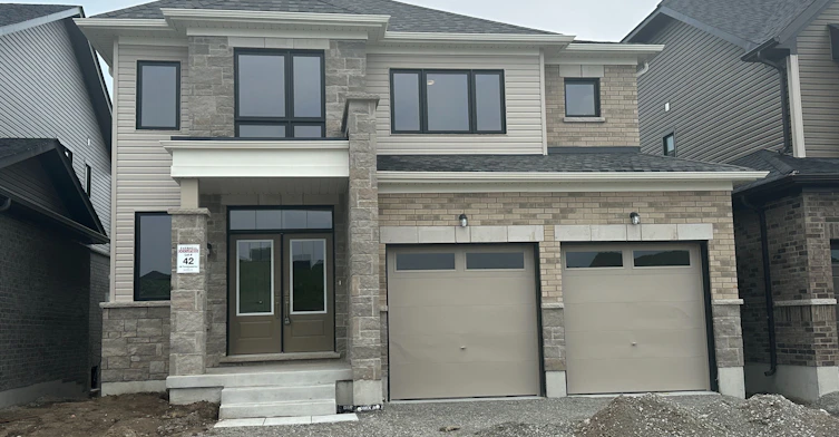 136 Thicketwood Avenue, Barrie, ON, L9J 0W8
