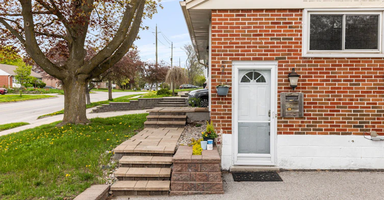 Lower Level-243 Wellington Street E, Barrie, ON, L4M 2E4 - 3
