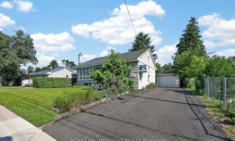 348 Grove Street E