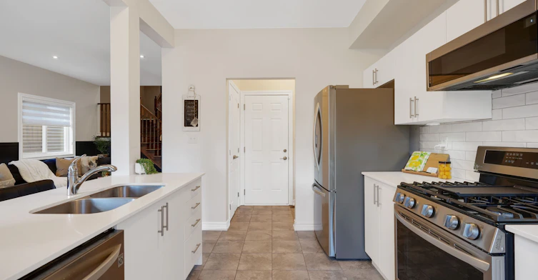 17 Olympic Gate, Barrie, ON, L9J 0H9 - 14