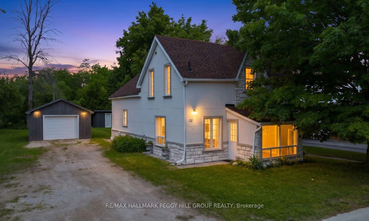 132 Queen Street W