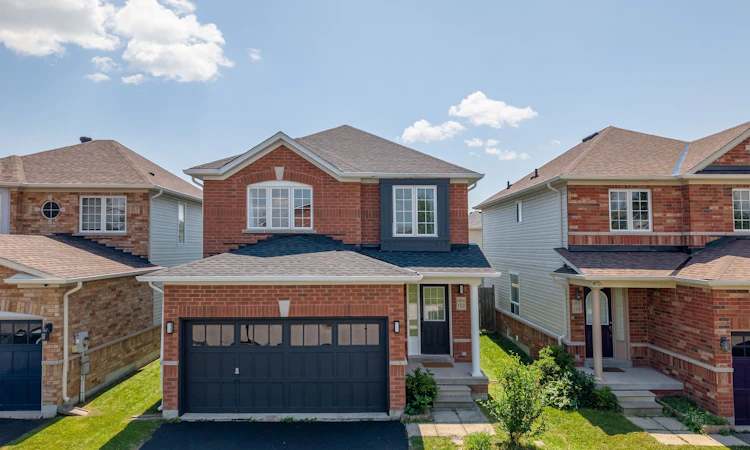 112 White Crescent