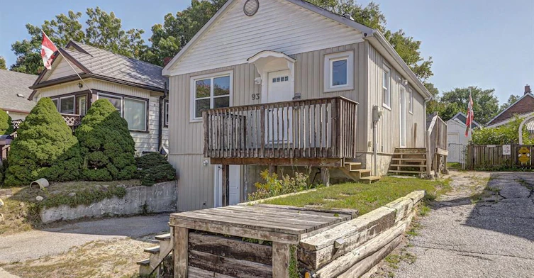 93 John Street, Barrie, ON, L4N 2K6