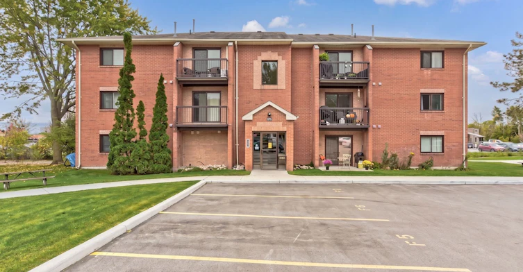 F9-171 Edgehill Drive, Barrie, ON, L4N 1L9
