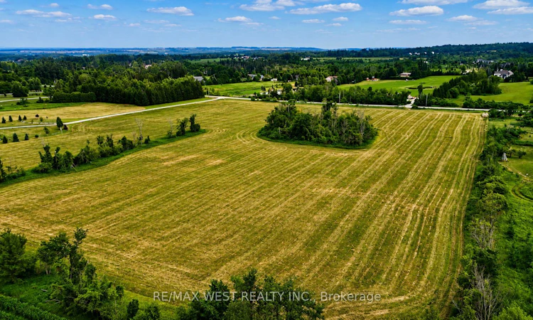 22 Sydenham Trail W