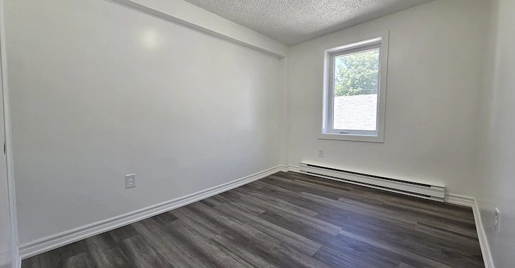 4-58 Queen Street W, Springwater, ON, L0L 1P0 - 6