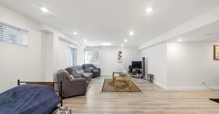 Bsmnt-47 Stollar Boulevard, Barrie, ON, L4M 6N3