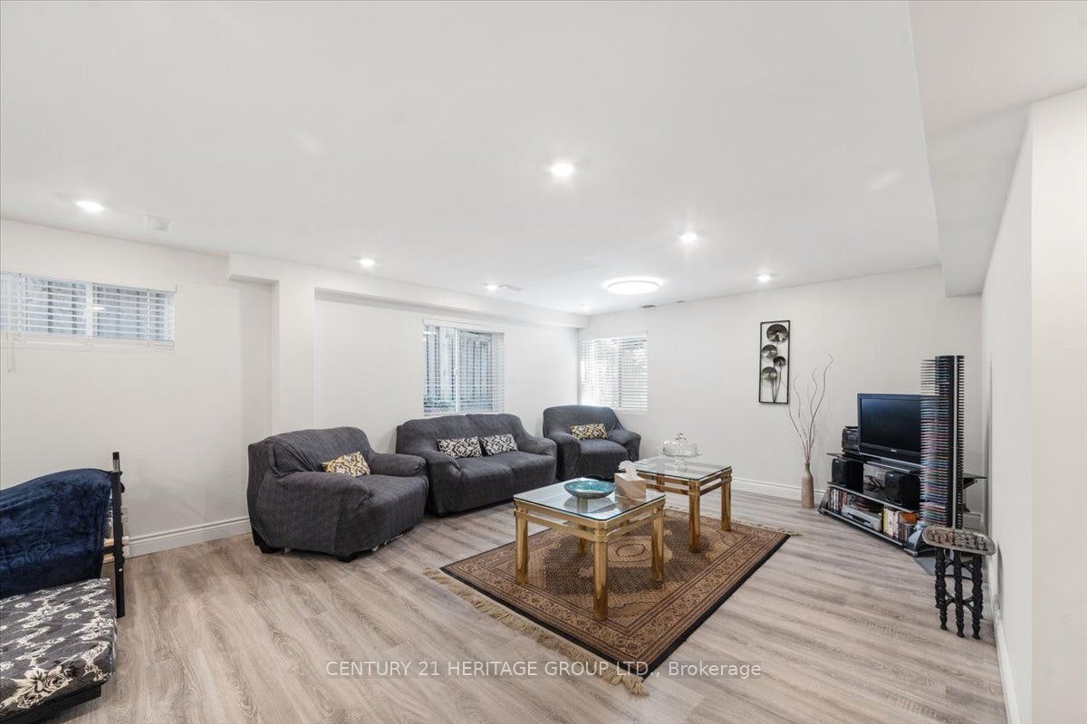 Bsmnt-47 Stollar Boulevard, Barrie, ON, L4M 6N3 - 3