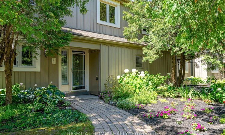 569 Oxbow Crescent