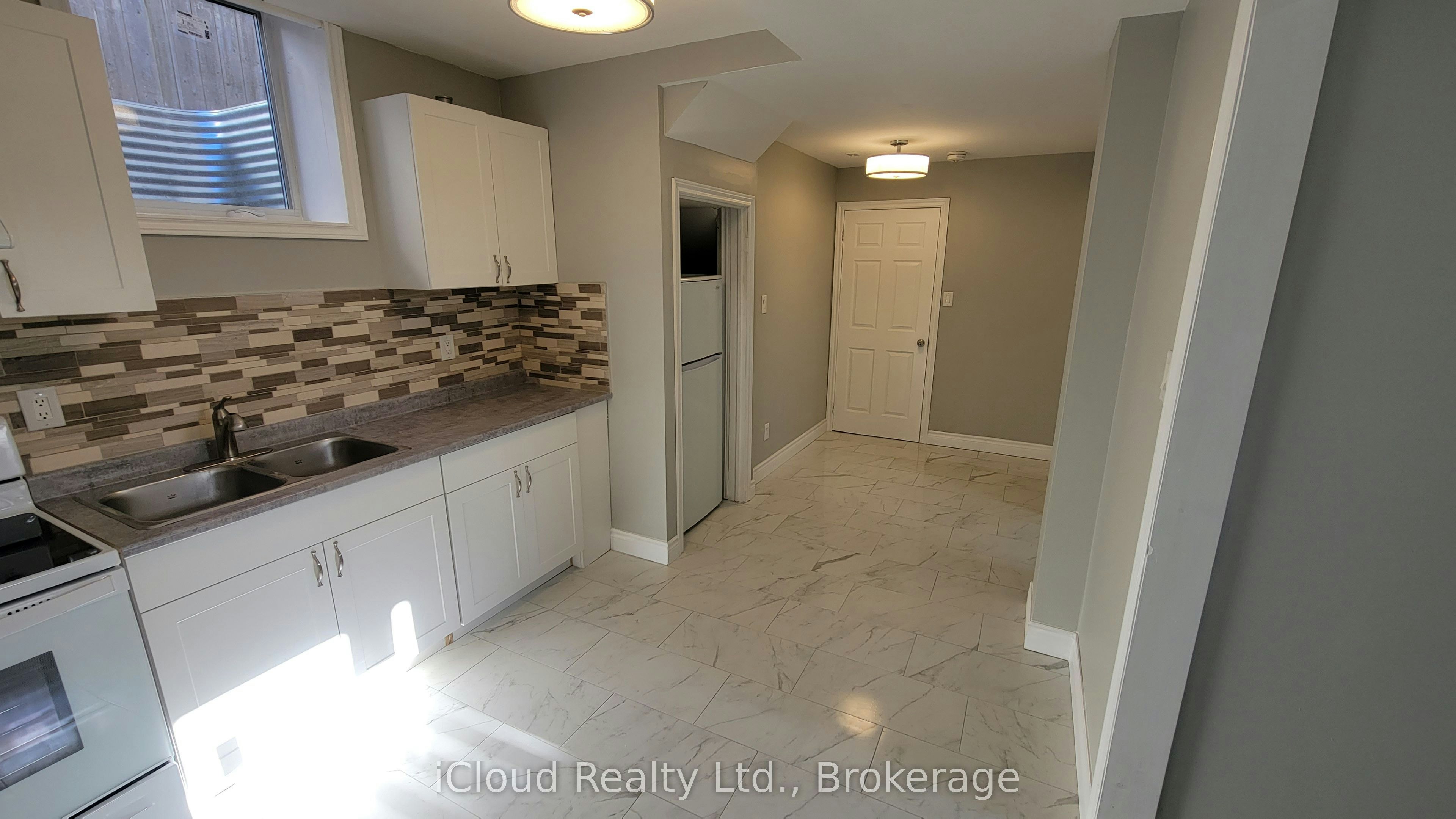 296 Hickling Trail, Barrie, ON, L4M 5X9 - 7