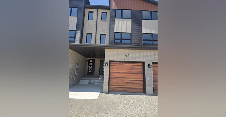 47 Flan Boulevard, Barrie, ON, L9J 0E1
