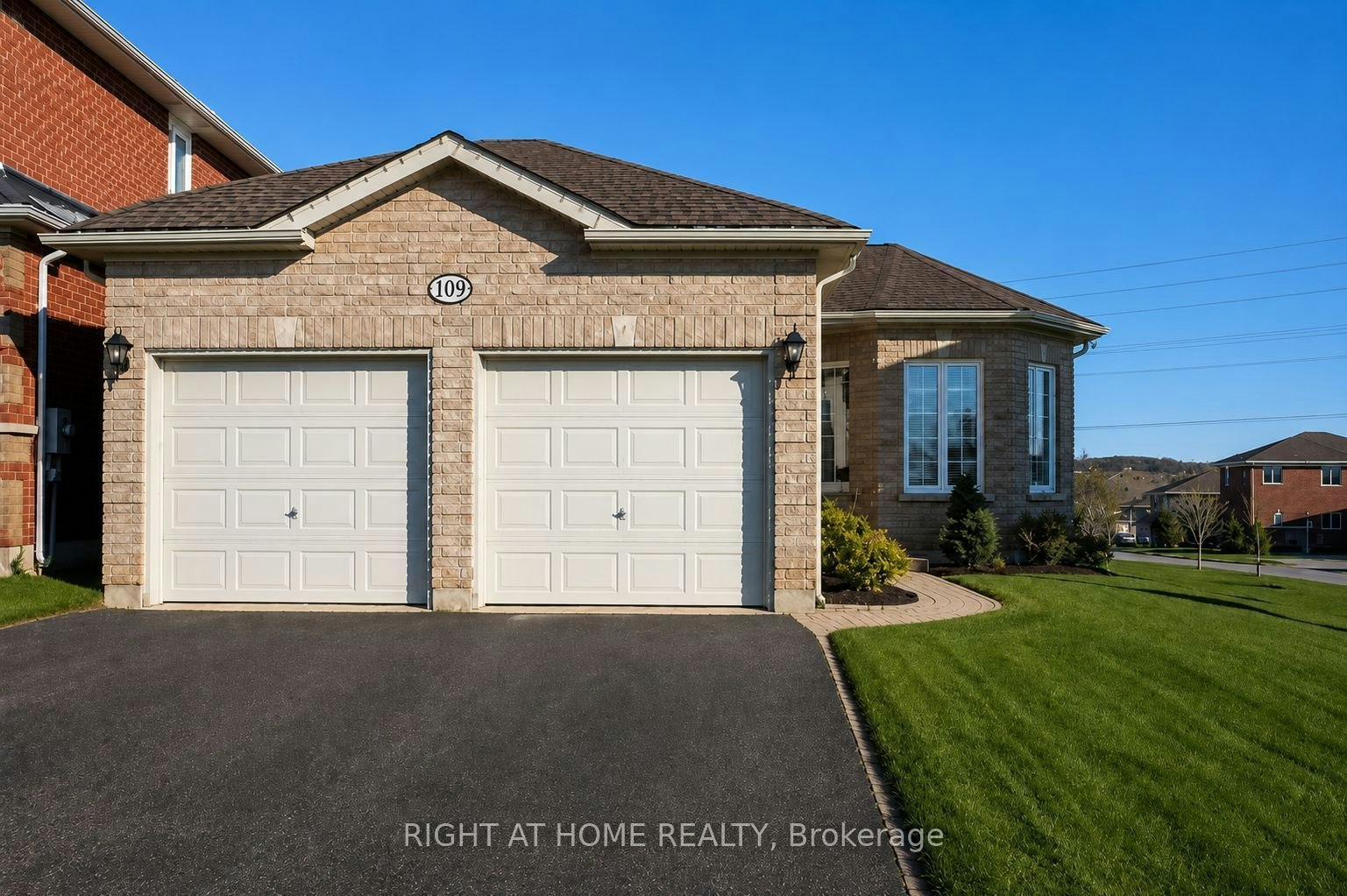 LOWER-109 Livia Herman Way, Barrie, ON, L4M 7K5