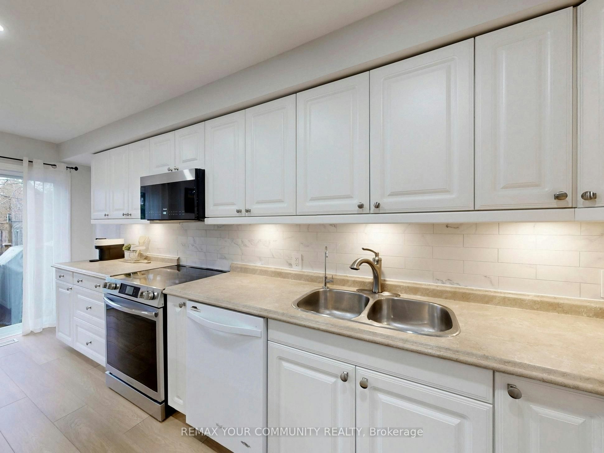 281 Ferndale Drive S, Barrie, ON, L4N 8K1 - 11