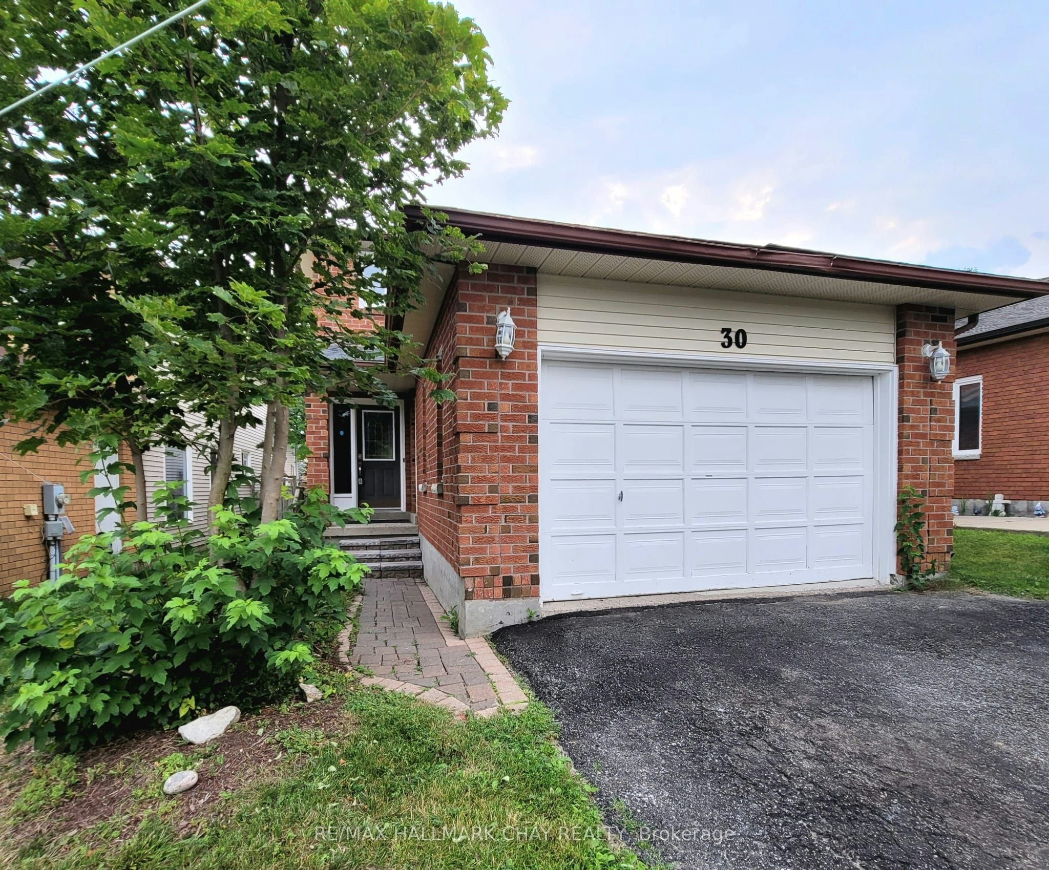 30 Orwell Crescent, Barrie, ON, L4N 6M6