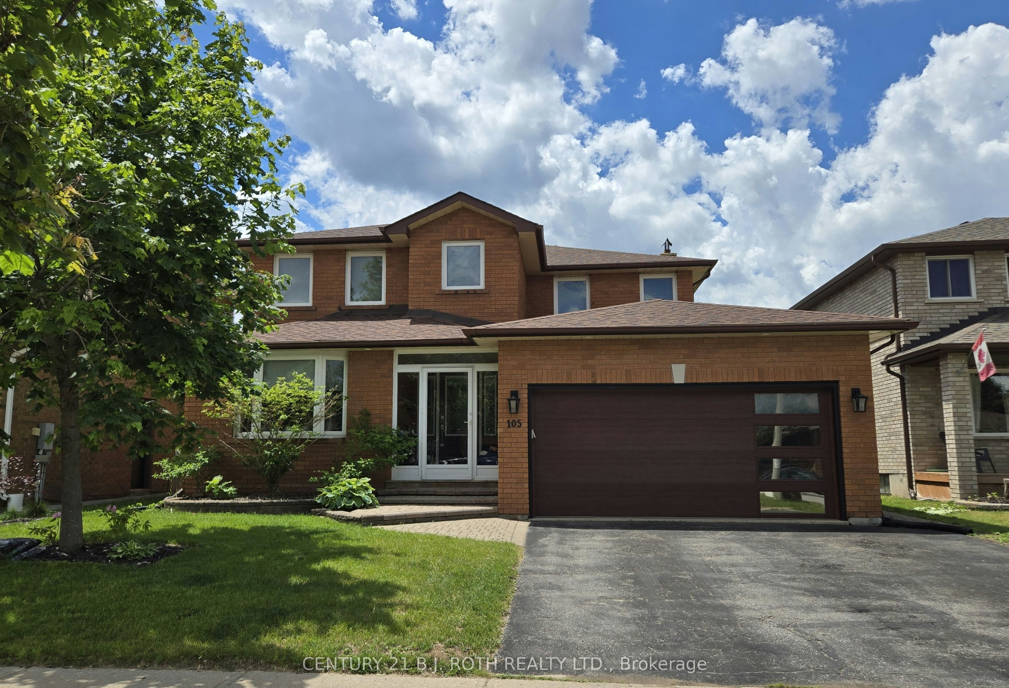 Bachelor-105 Chieftain Crescent, Barrie, ON, L4N 6J2