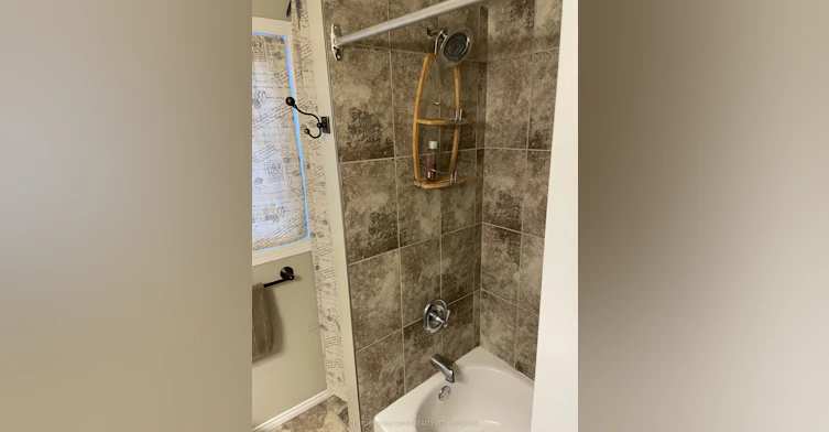 Bedroom #3-105 Chieftain Crescent, Barrie, ON, L4N 6J2 - 5