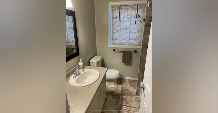 Bedroom #3-105 Chieftain Crescent, Barrie, ON, L4N 6J2 - 6