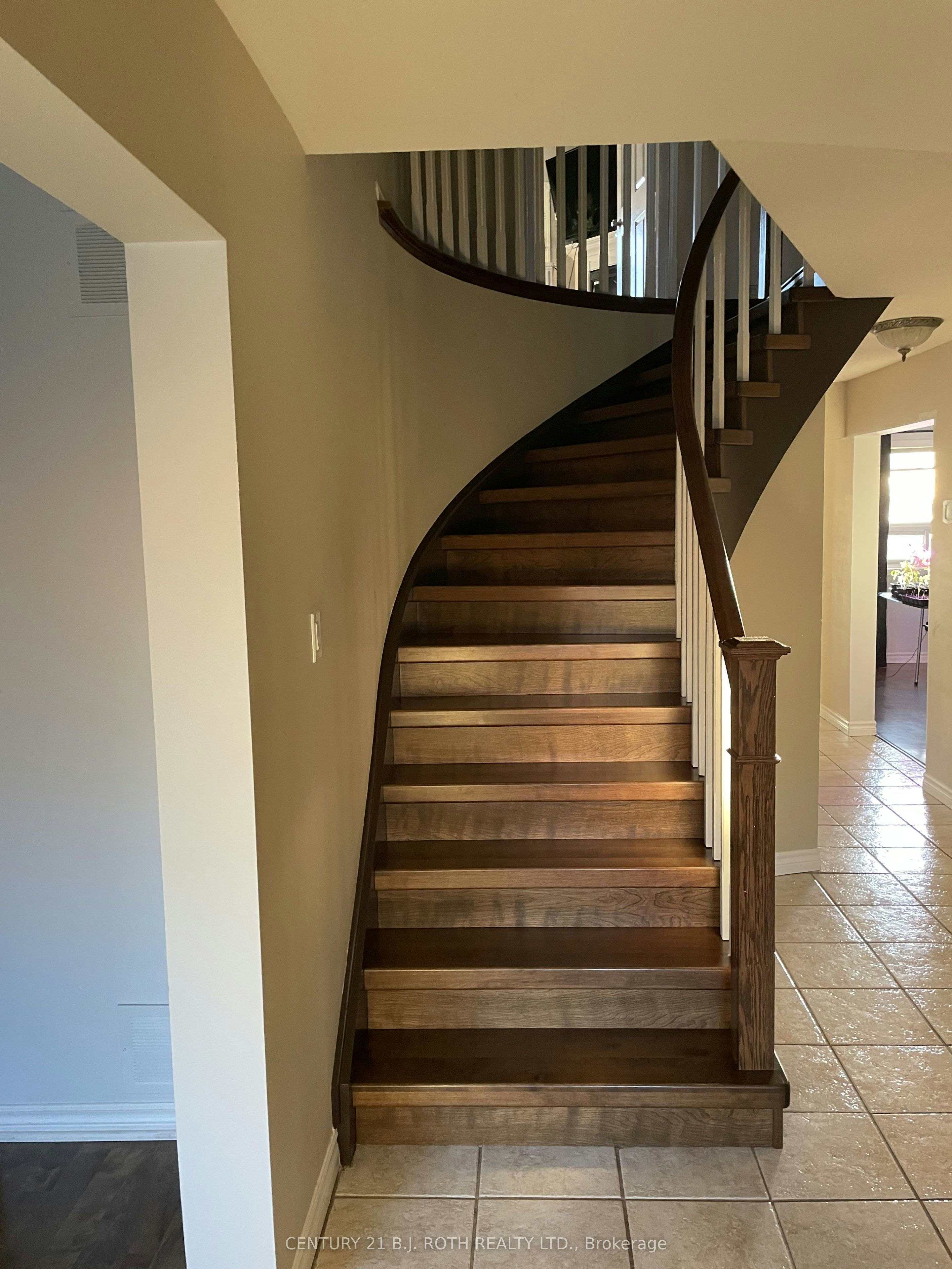 Bedroom #3-105 Chieftain Crescent, Barrie, ON, L4N 6J2 - 4