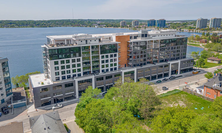 922-185 Dunlop Street E