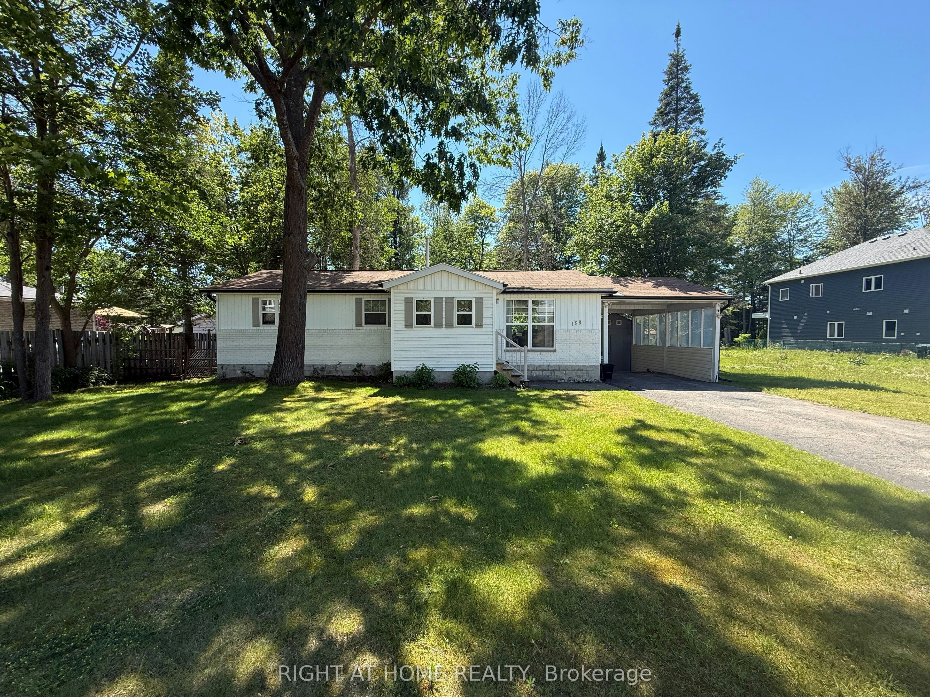 158 Zoo Park Road, Wasaga Beach, ON, L9Z 2P2