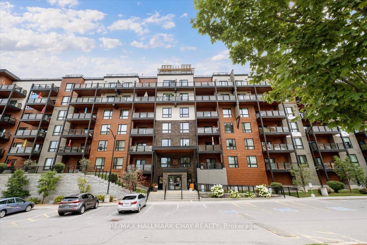 203-302 Essa Road, Barrie, ON, L9J 0H3