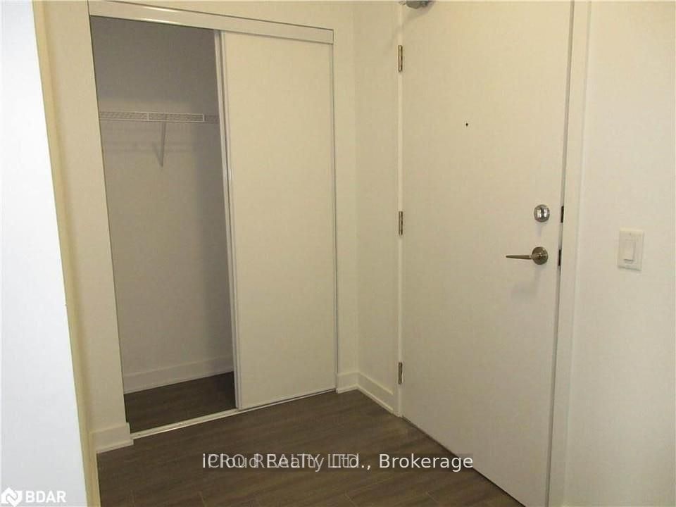 103-681 Yonge Street, Barrie, ON, L9J 0K1 - 2