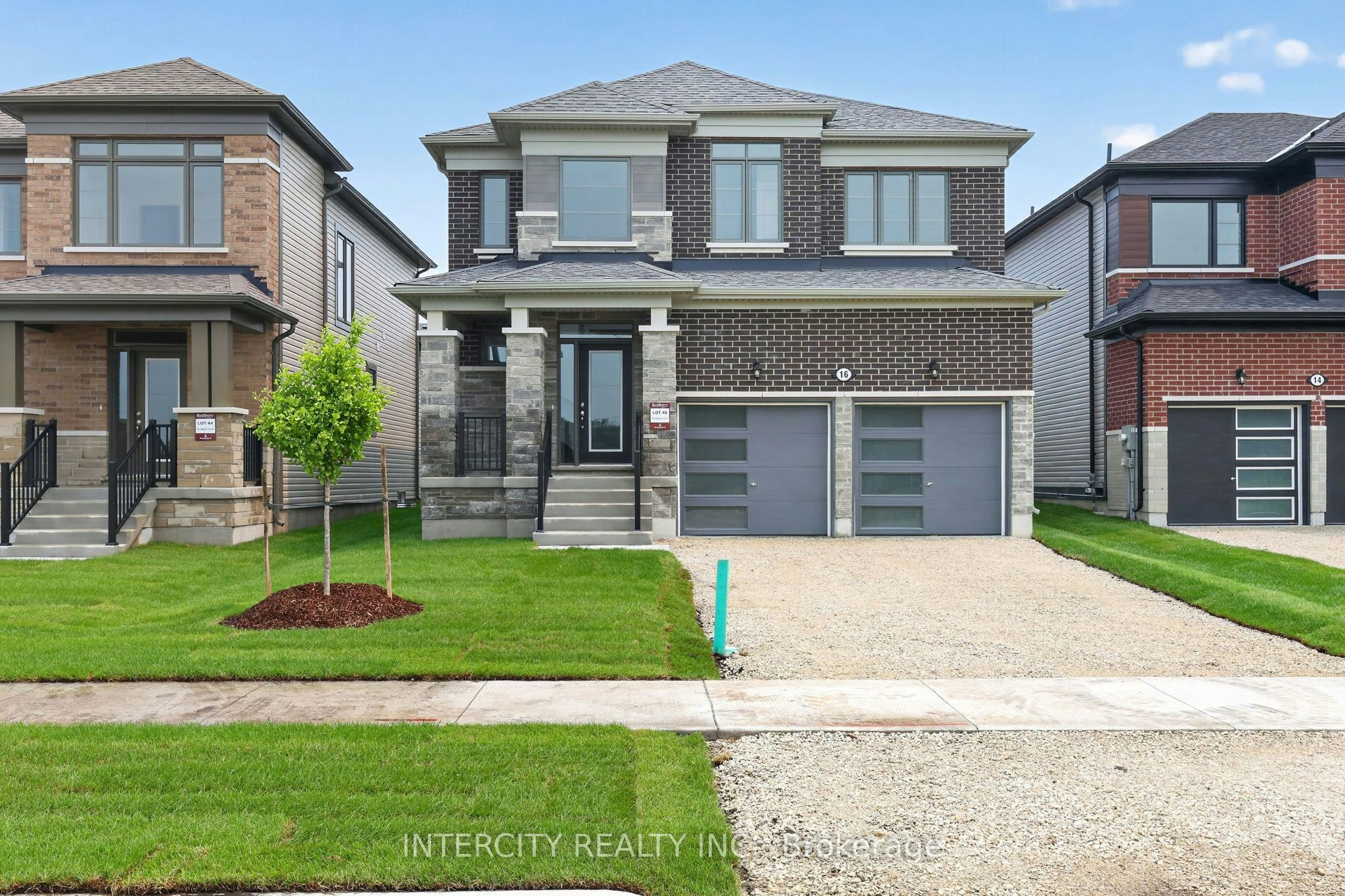 16 Legacy Circle, Wasaga Beach, ON, L9Z 0L8