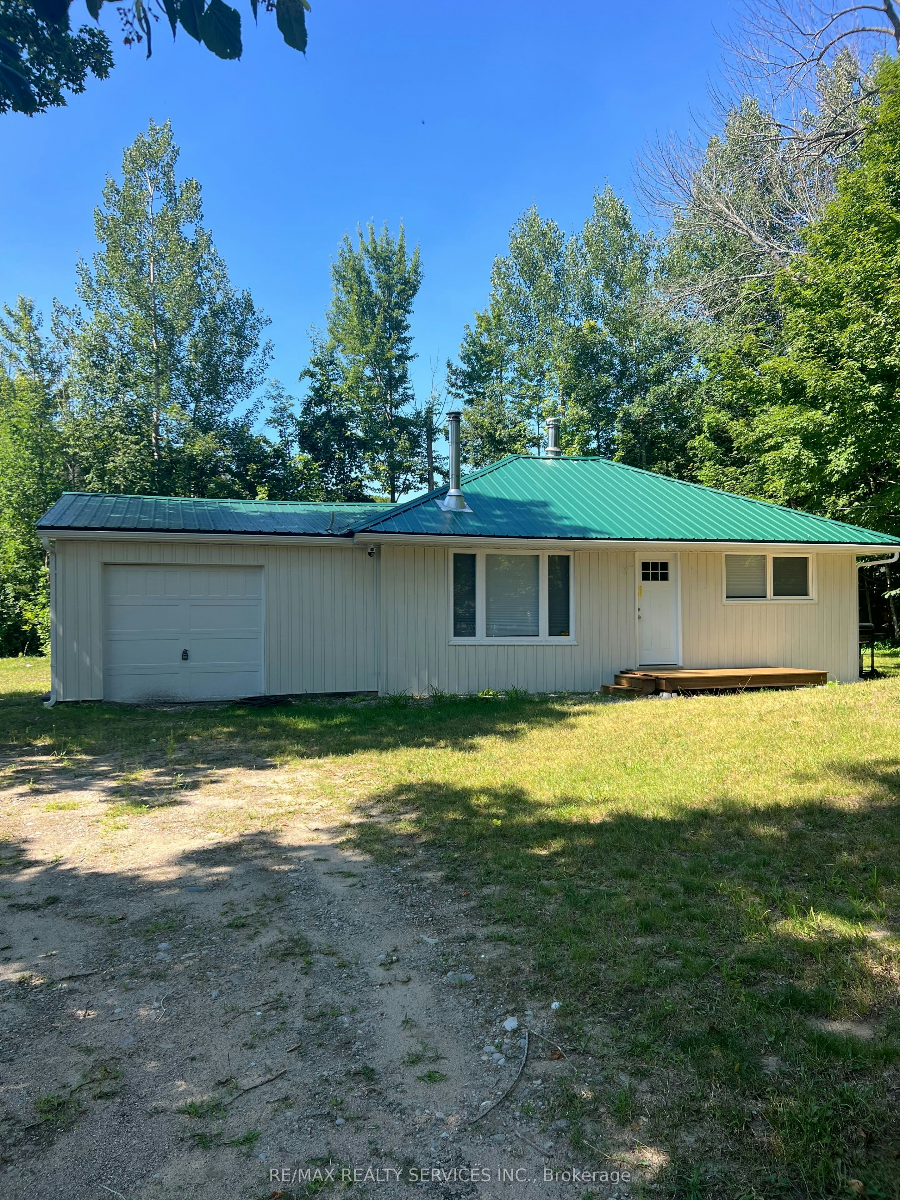16 Couchiching Crescent, Tiny, ON, L9M 0C6