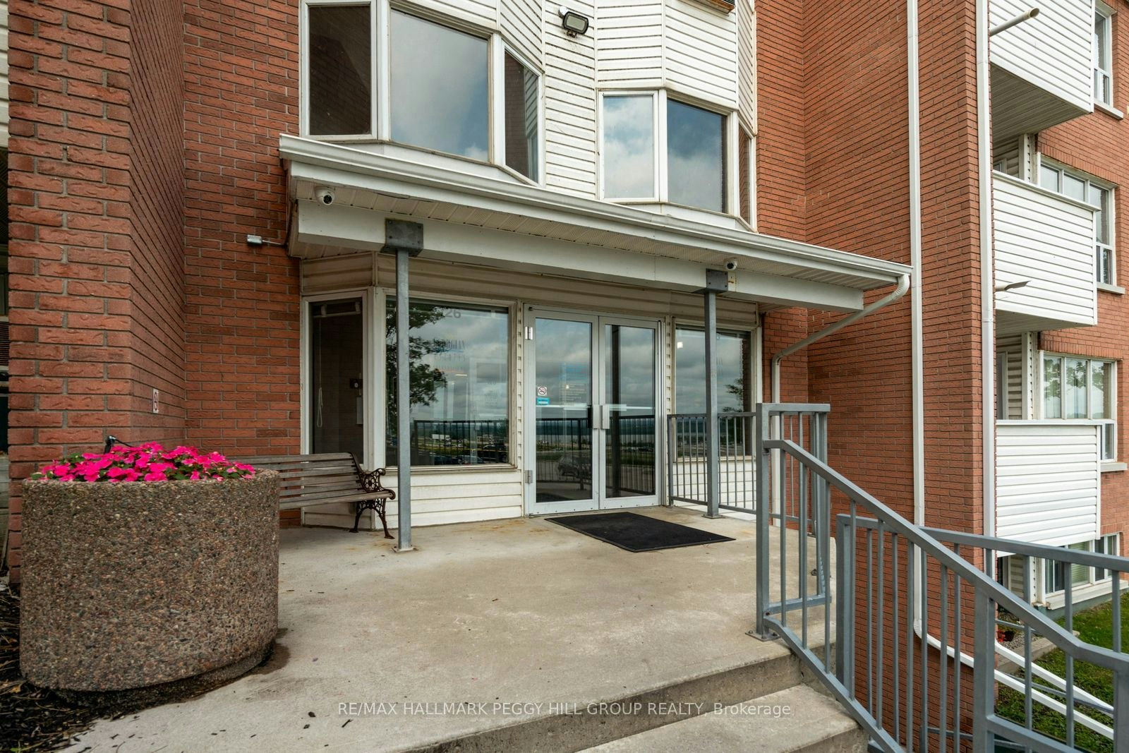 B08-126 Bell Farm Road, Barrie, ON, L4M 6J3