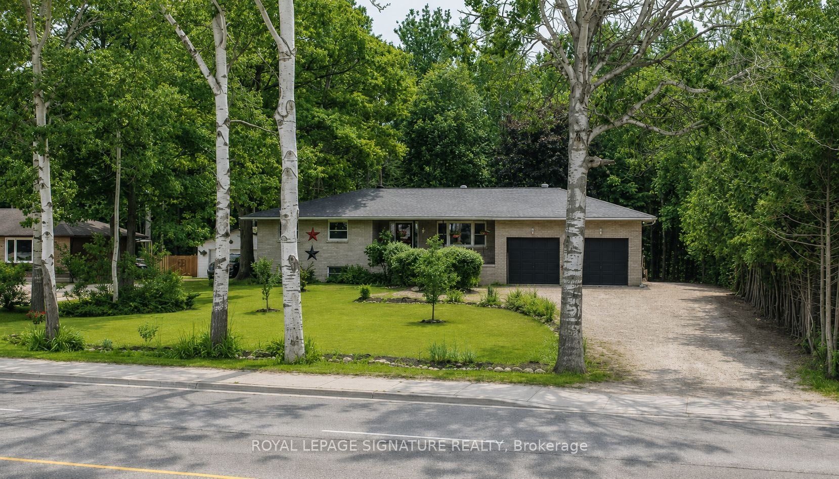 1729 Mosley Street, Wasaga Beach, ON, L9Z 1Z8