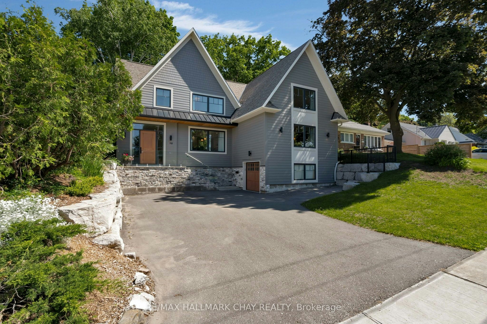 98 Shanty Bay Road, Barrie, ON, L4M 1E2