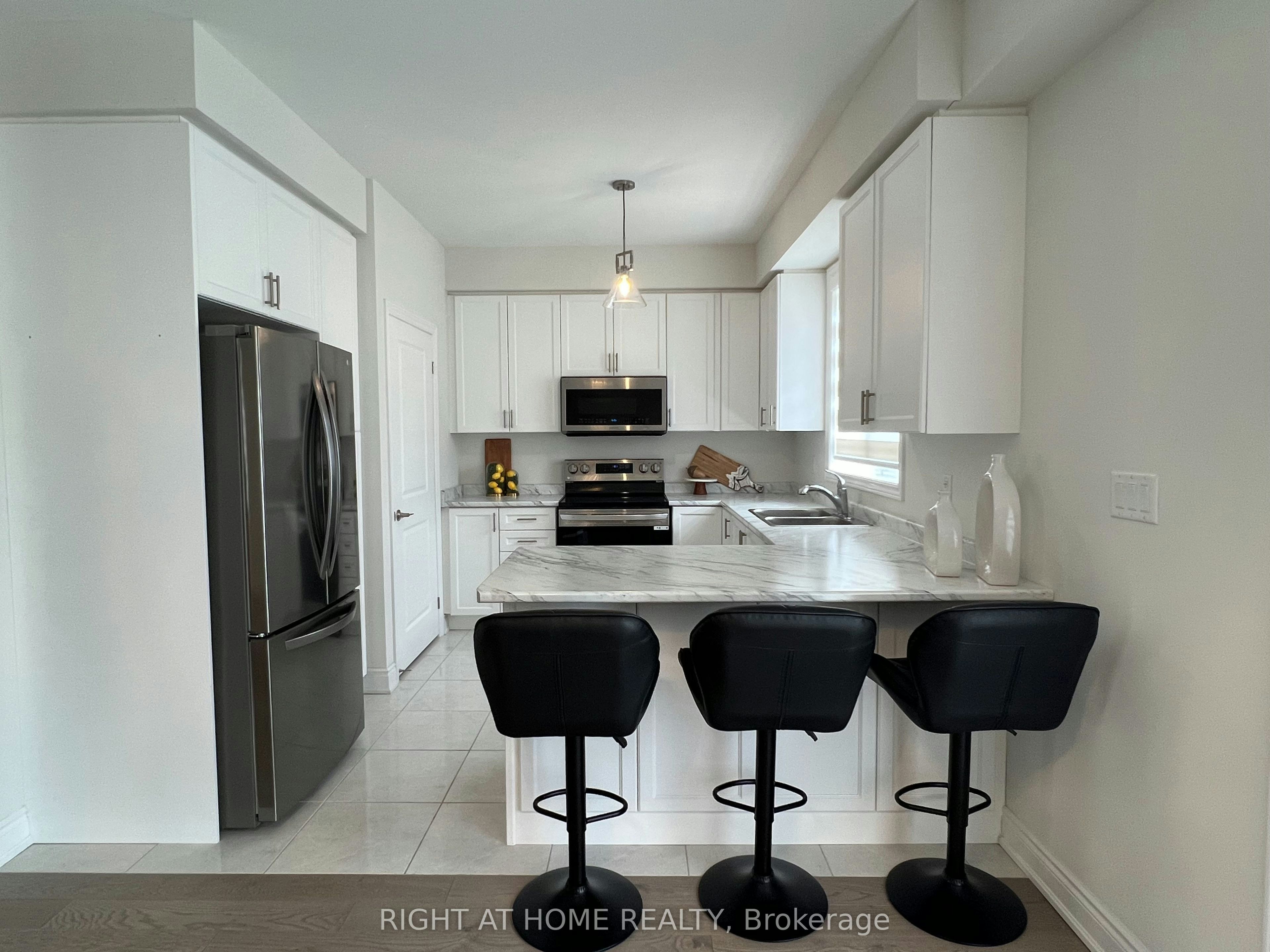 24 Tamworth Terrace W, Barrie, ON, L9J 0L5 - 6