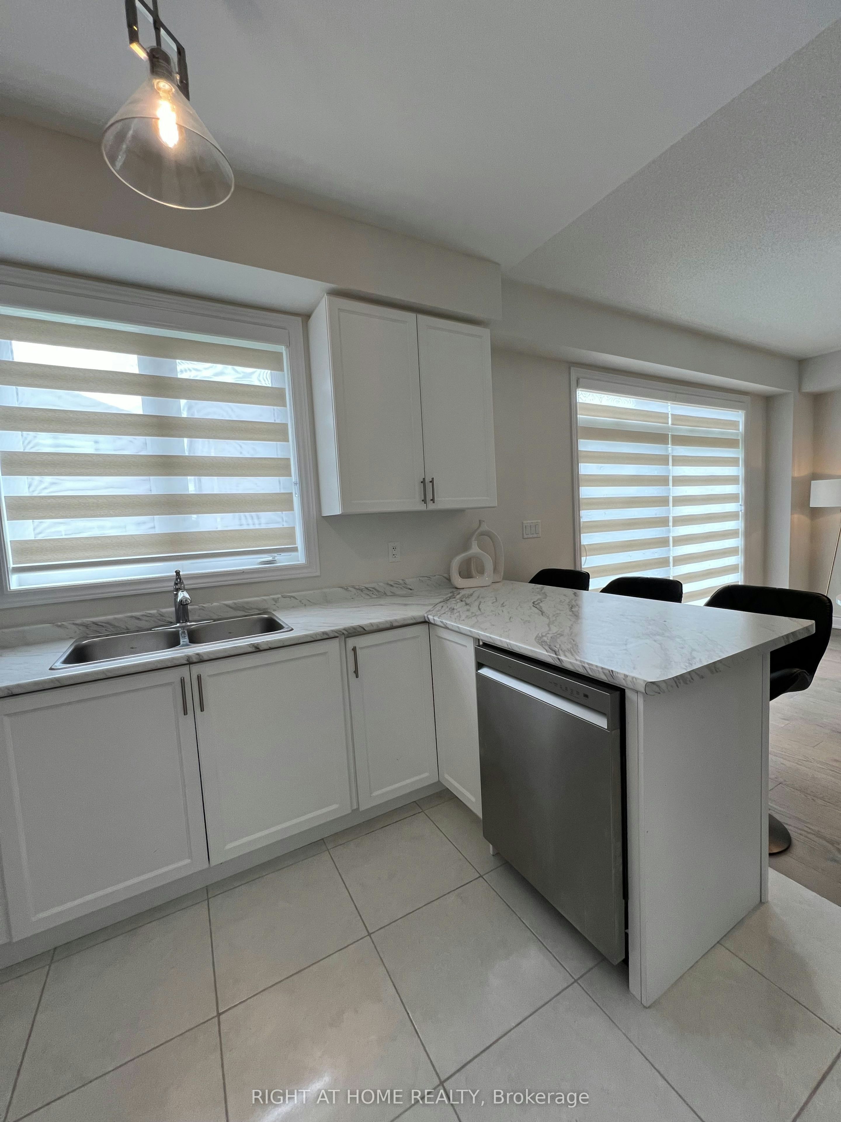 24 Tamworth Terrace W, Barrie, ON, L9J 0L5 - 8