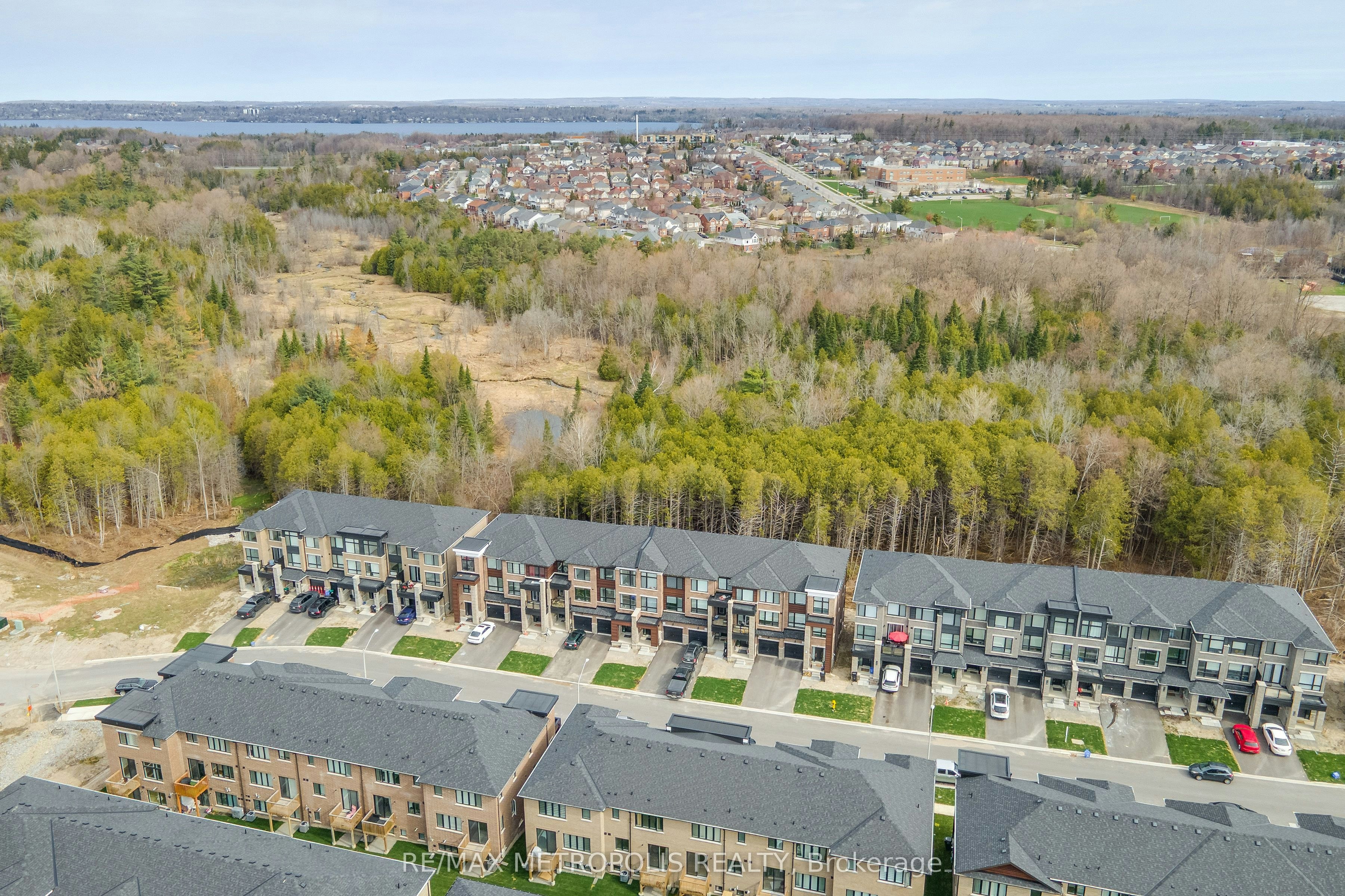 132 Blue Forest Crescent, Barrie, ON, L4M 7J6 - 4