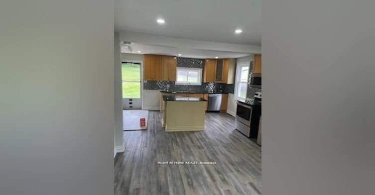 8162 Highway 12 W. Road, Severn, ON, L3V 6H2 - 8