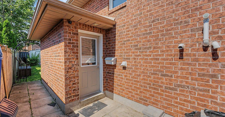 Lower-148 Livingstone Street E, Barrie, ON, L4M 6Y7 - 9