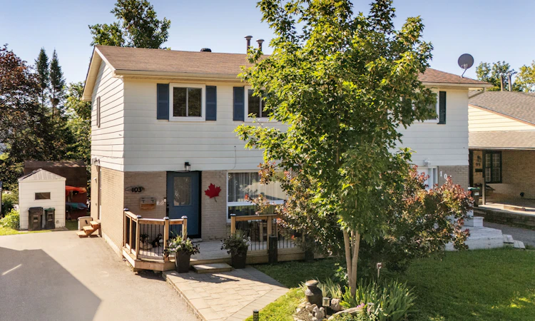 103 Daphne Crescent