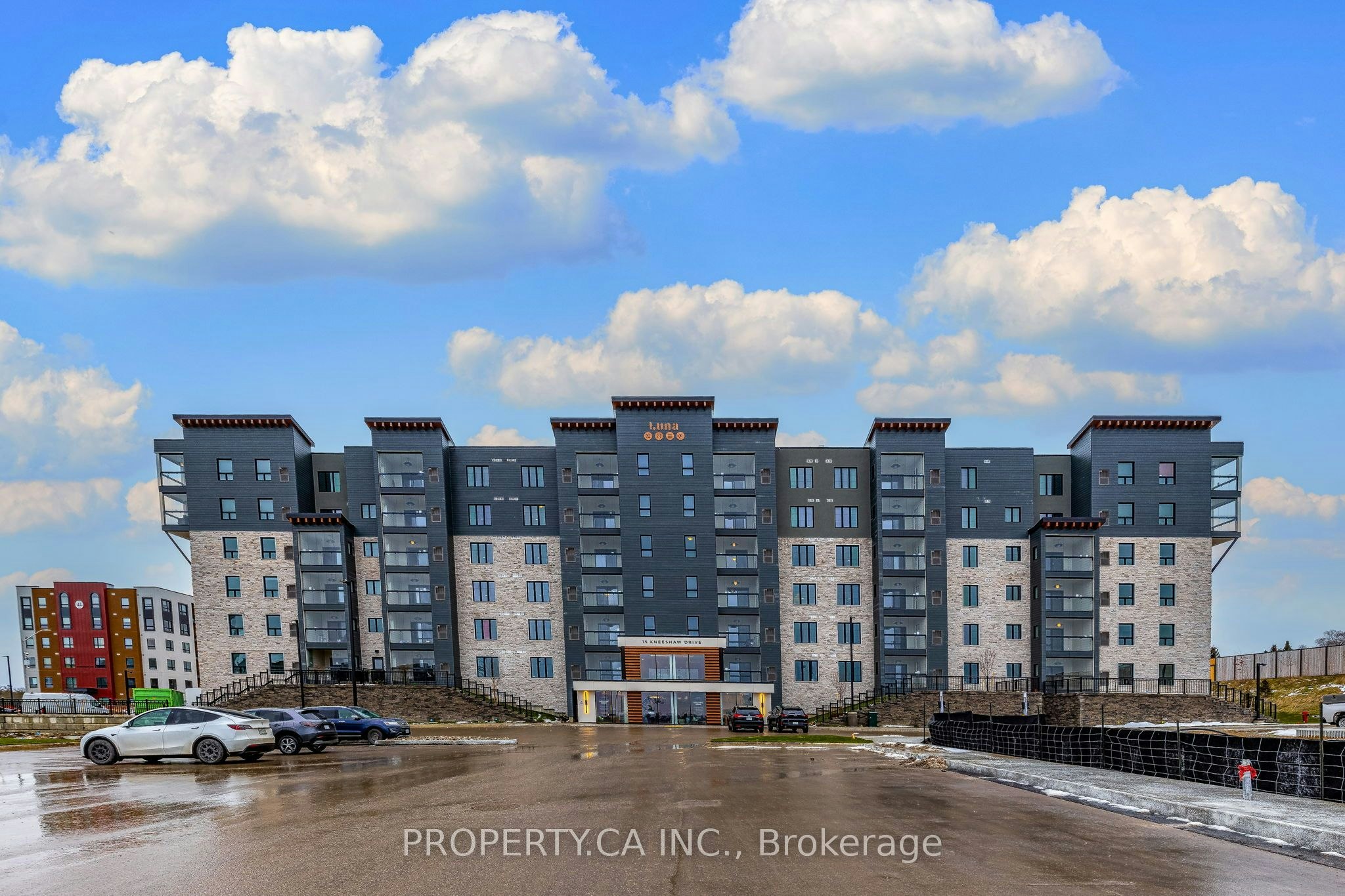 205-15 Kneeshaw Drive, Barrie, ON, L9J 0J8