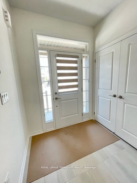 142 Shepherd Drive, Barrie, ON, L9J 0P9 - 2