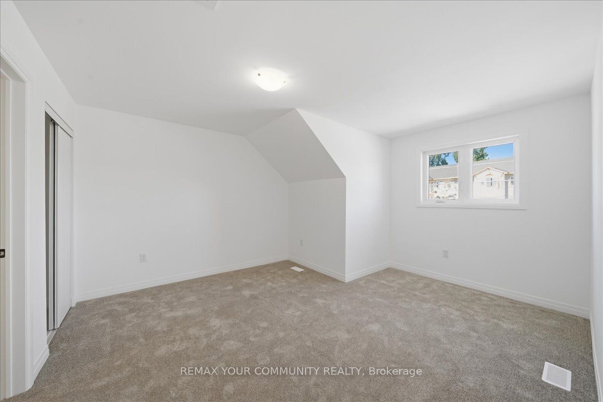 26 Flan Boulevard, Barrie, ON, L9J 0E1 - 10