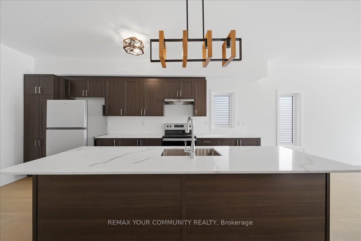 26 Flan Boulevard, Barrie, ON, L9J 0E1 - 4