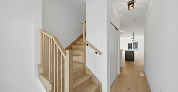 26 Flan Boulevard, Barrie, ON, L9J 0E1 - 2